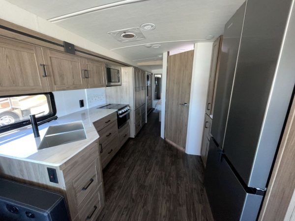 New 2024 Winnebago Vista 34R - Image 3